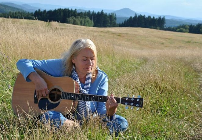 Zuzana Michnová - Jsem slavná tak akorát Zuzana Michnová - Jsem slavná tak akorát