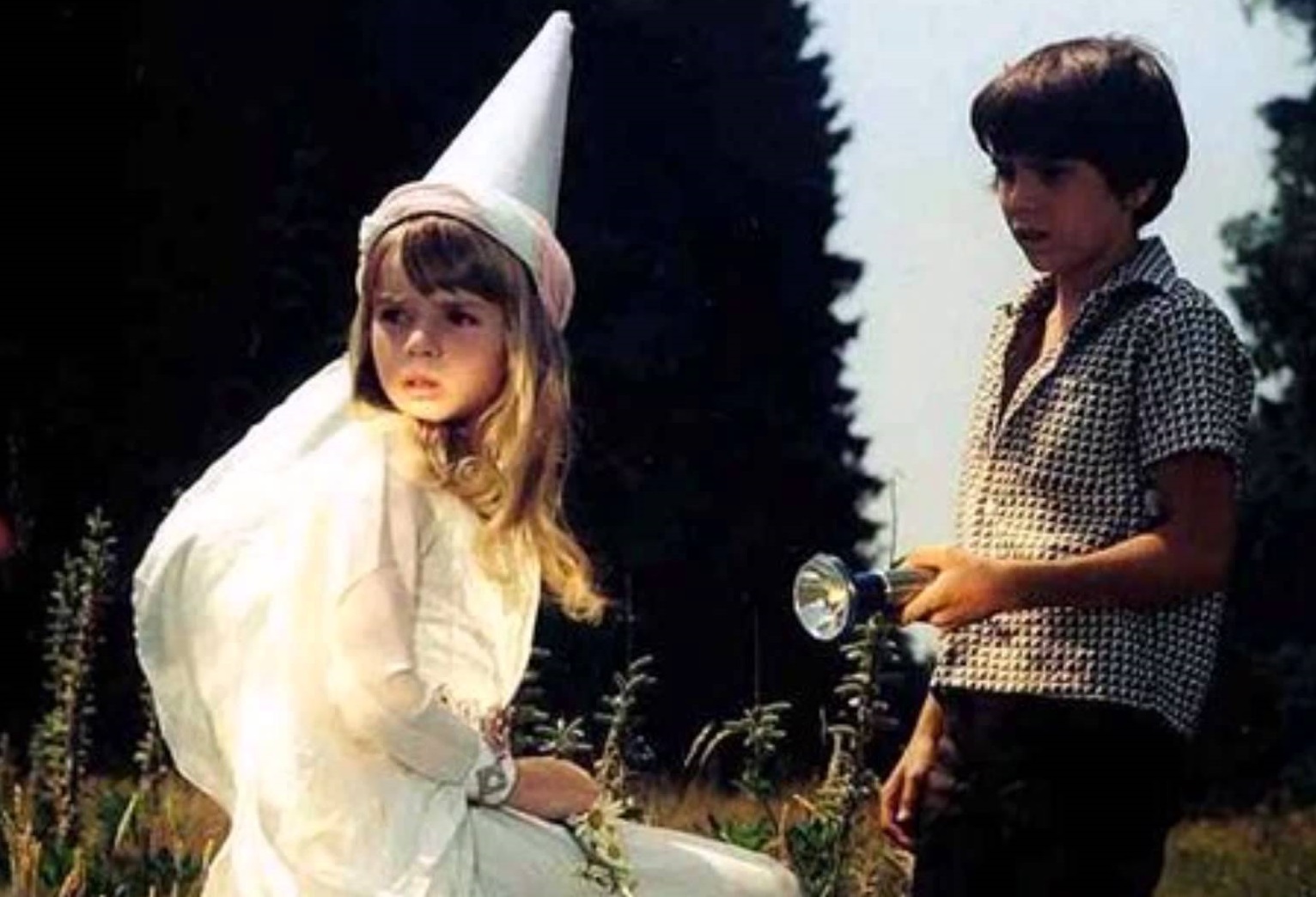 Chyby z pohádky Ať žijí duchové!, kterých jste si nevšimli: Vichřice, auto i bomba