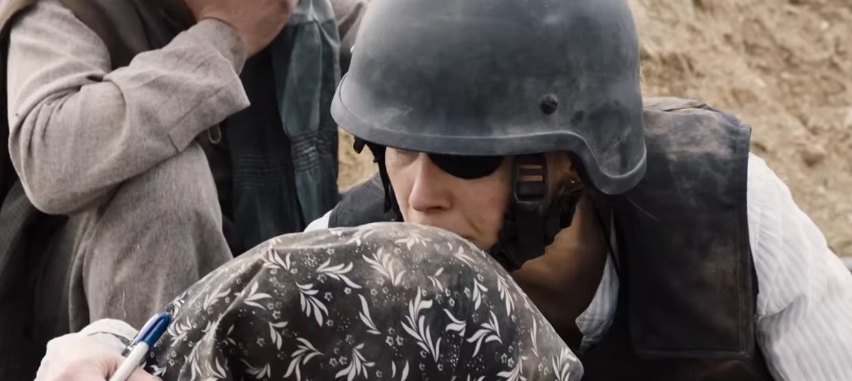 Rosamund Pike ve filmu A Private War