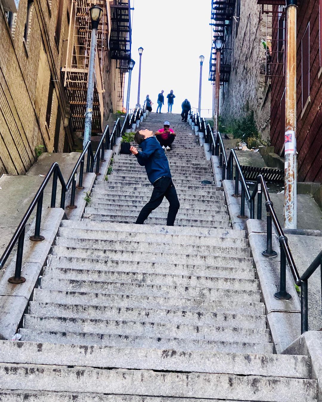 jokerovy-schody-jsou-oficialne-novou-turistickou-atrakci-8