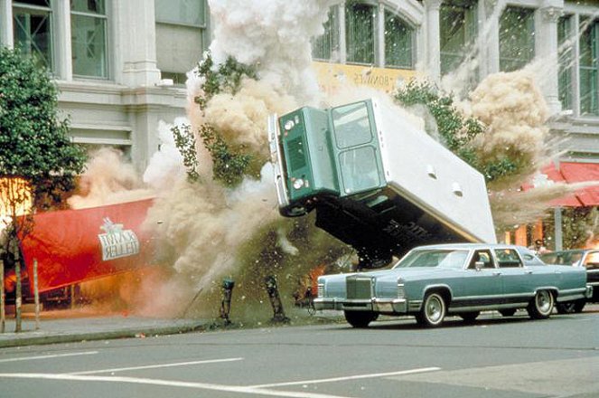 pribeh-o-tom-jak-scenarista-napsal-tak-chytry-pribeh-o-utoku-teroristu-az-ho-kvuli-tomu-vysetrovala-fbi