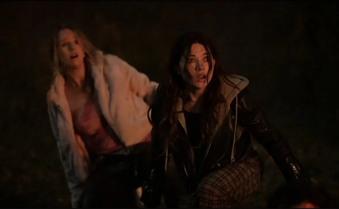 Klaun v kukuřičném poli