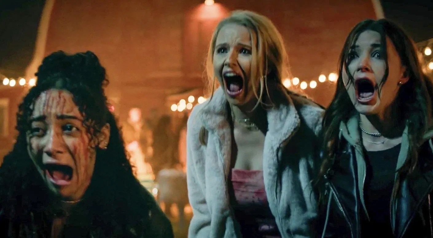 Klaun v kukuřičném poli