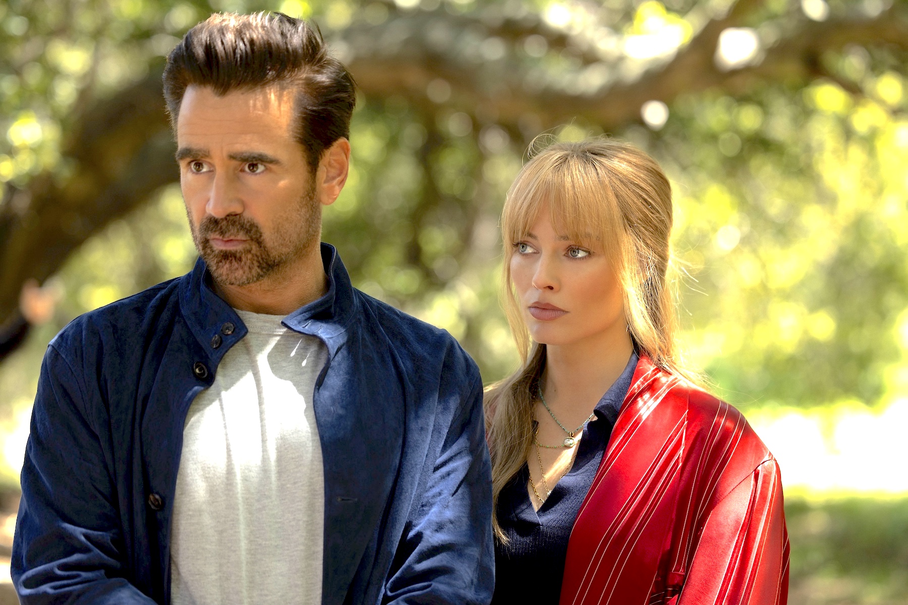 Navštivte své důležité momenty. Margot Robbie a Colin Farrell cvrlikají v kýčovitém traileru