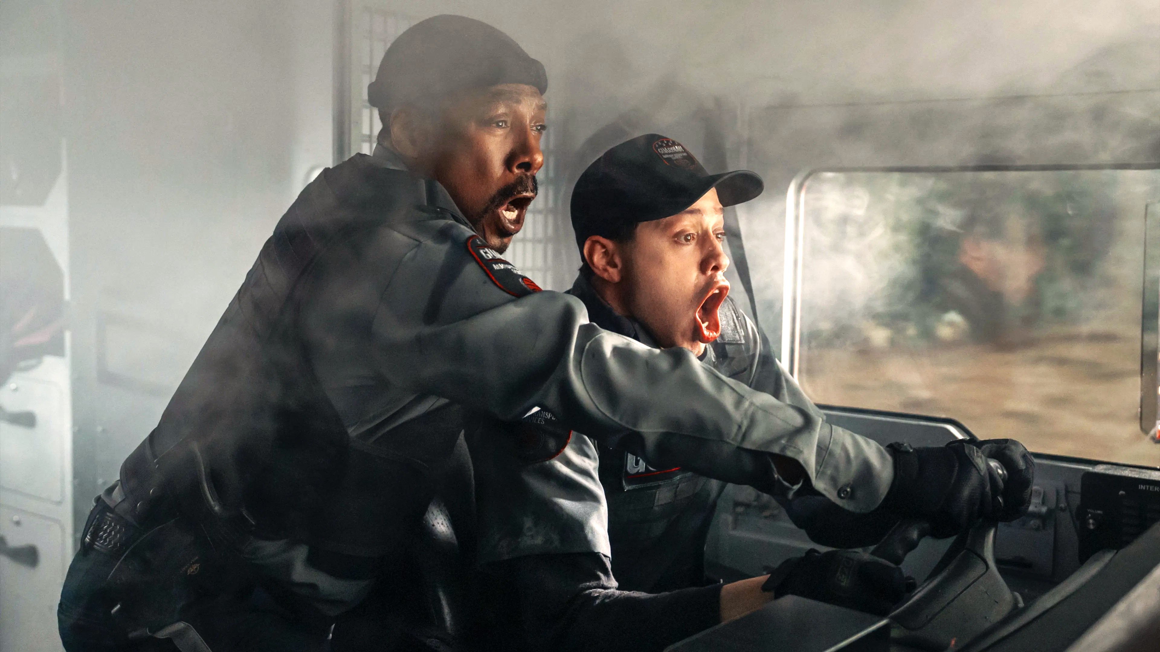 Eddie Murphy proti zlodějům. V zábavných Kurýrech ho uvidíme v netypické roli