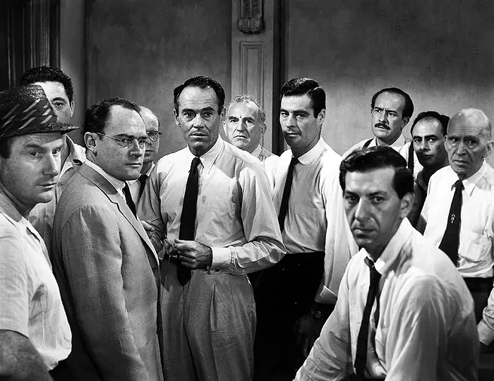 Jack Warden, Robert Webber (I), Henry Fonda, Ed Begley, Edward Binns, Joseph Sweeney, Martin Balsam, E. G. Marshall, John Fiedler, Jack Klugman, Jiří Voskovec