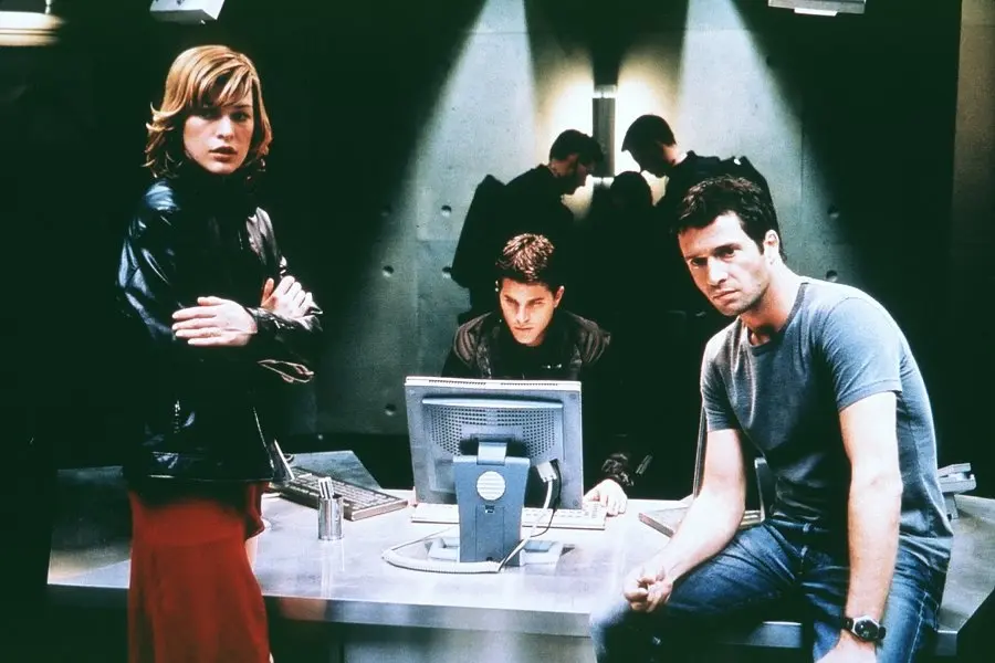 Martin Crewes, Milla Jovovich, James Purefoy