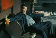 Muž ve stínu: trailer