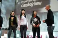 cesti-lvi-si-uz-v-lucerne-brousi-zuby-2