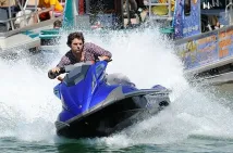 Adam Scott - Piraňa 3D (2010), Obrázek #1