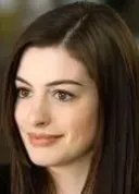 Anne Hathaway zachraňuje Gyllenhaala