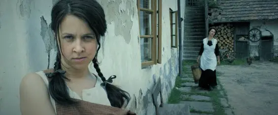 cesky-film-2010-pycha-predchazi-pad-10