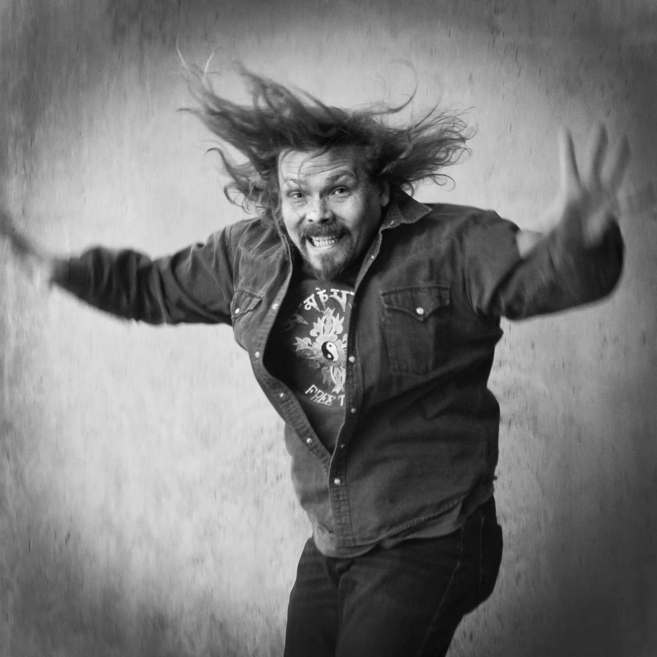 petr-vachler-zijeme-casto-zivoty-tech-druhych-6