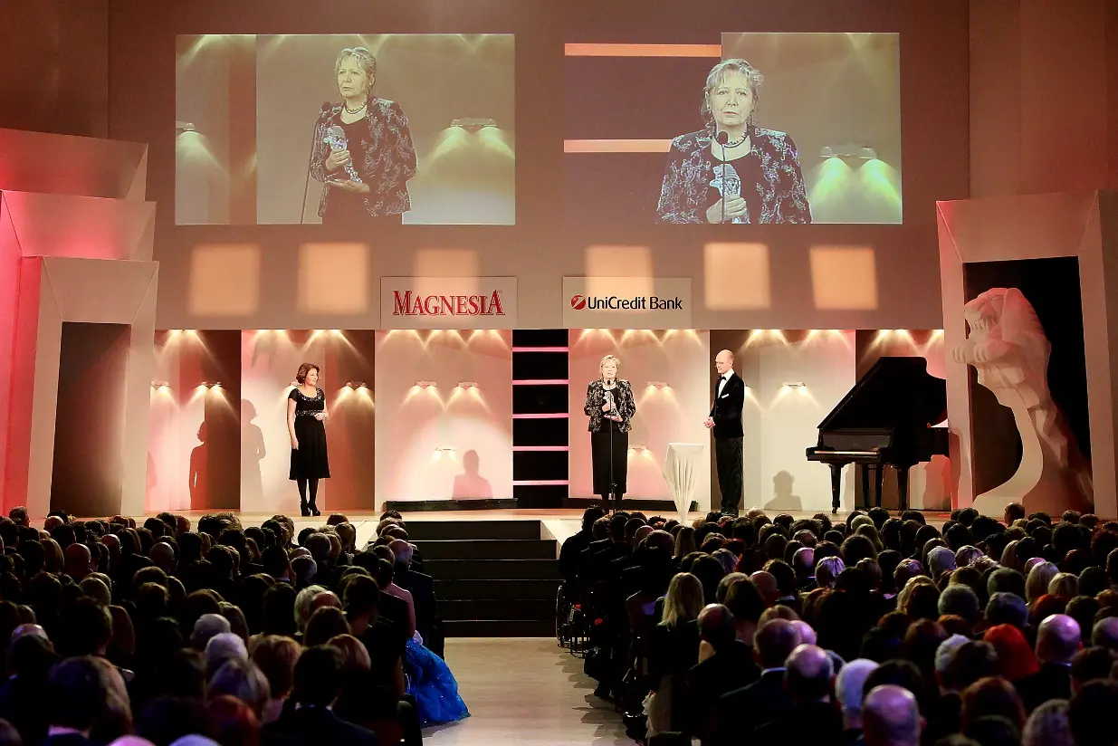 spokojena-lucerna-nejlepsi-lev-za-posledni-leta-7