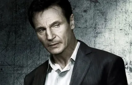 Neeson s nožem na krku