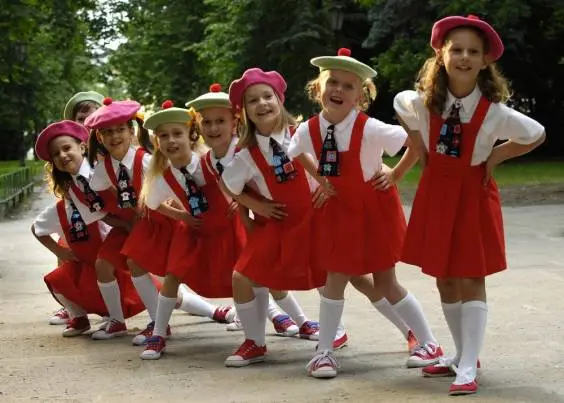 hudebni-velkofilm-v-perine-odtajnil-prvnich-jedenact-minut-2