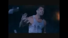 Nabitá zbraň 1: Cameo Bruce Willise jako Johna McClanea