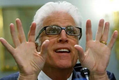 Ted Danson je nový Laurence Fishburne