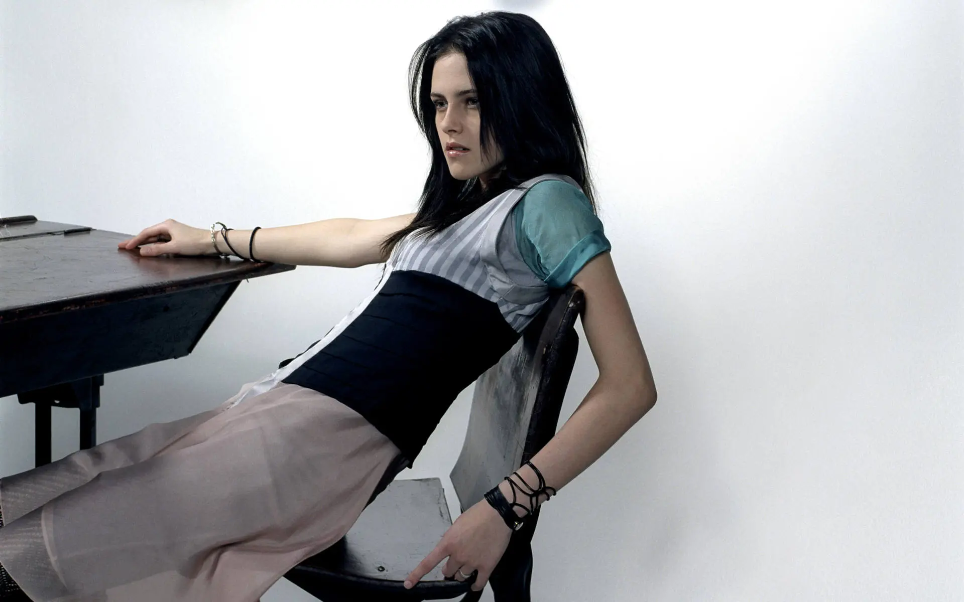 Drsná Sněhurka Kristen Stewart na první fotce