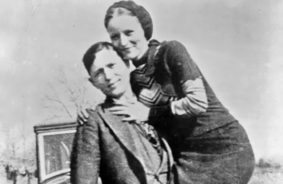 Bonnie a Clyde: Znásilnění a prostituce