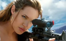 Angelina Jolie čelí nepokojům v Londýně