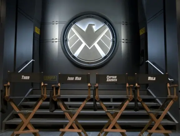 Hromada fotek z natáčení The Avengers!