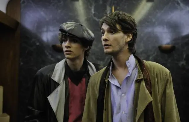 Ben Barnes, Robert Sheehan