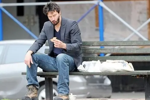 akira-dostala-zelenou-2