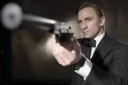 007 Daniel Craig  vs. těhotná Kourtney Kardashian