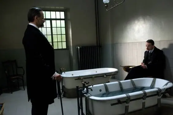 recenze-nebezpecna-metoda-je-zabavny-perverzni-film-s-nizkym-komercnim-potencialem-2