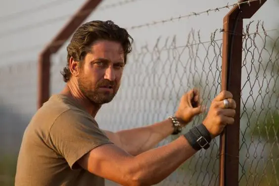 Gerard Butler byl hospitalizován při natáčení surfařského filmu