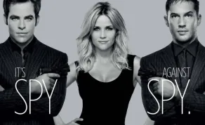 Recenze: Tohle je válka! nepřekračuje práh televizního sitcomu