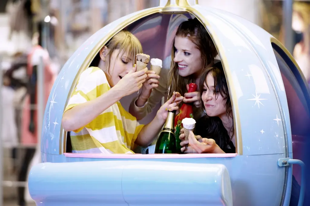 muj-vysvlecenej-denik-neni-o-prvnim-sexu-to-bychom-museli-na-zakladku-rikaji-tvurci-nove-komedie-3