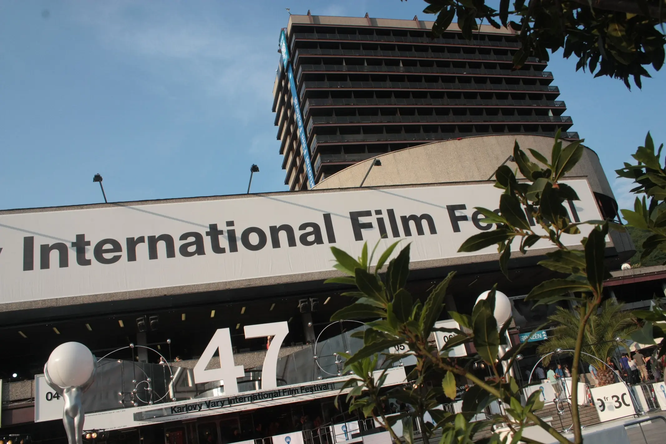 karlovy-vary-jsou-v-plnem-proudu-fotogalerie-2