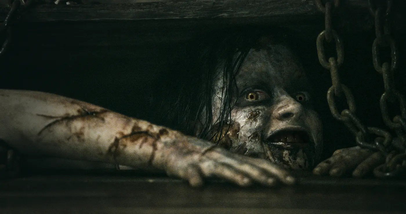 Kniha mrtvých pro remake Evil Dead odhalena + první oficiální plakát