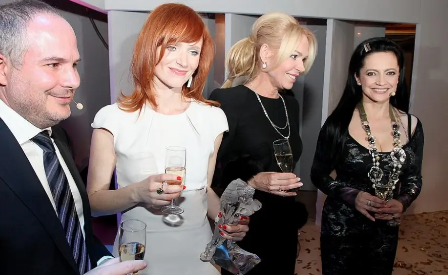 cesky-lev-2012-za-horizontem-uz-nezne-buraci-oslavny-rev