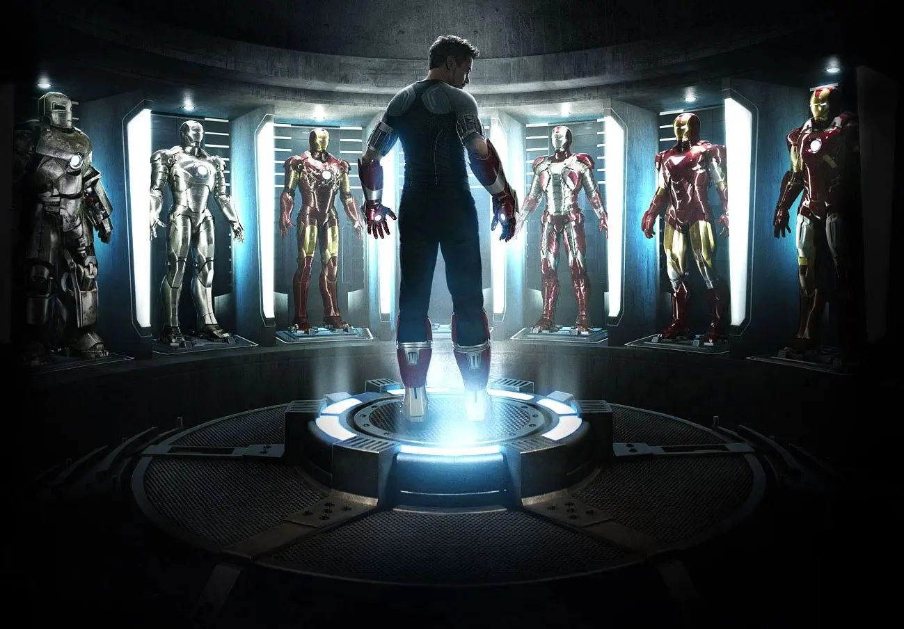 Hrdina v nesnázích: Iron Man v plamenech a odpadajících kouscích zbroje