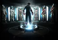 Hrdina v nesnázích: Iron Man v plamenech a odpadajících kouscích zbroje