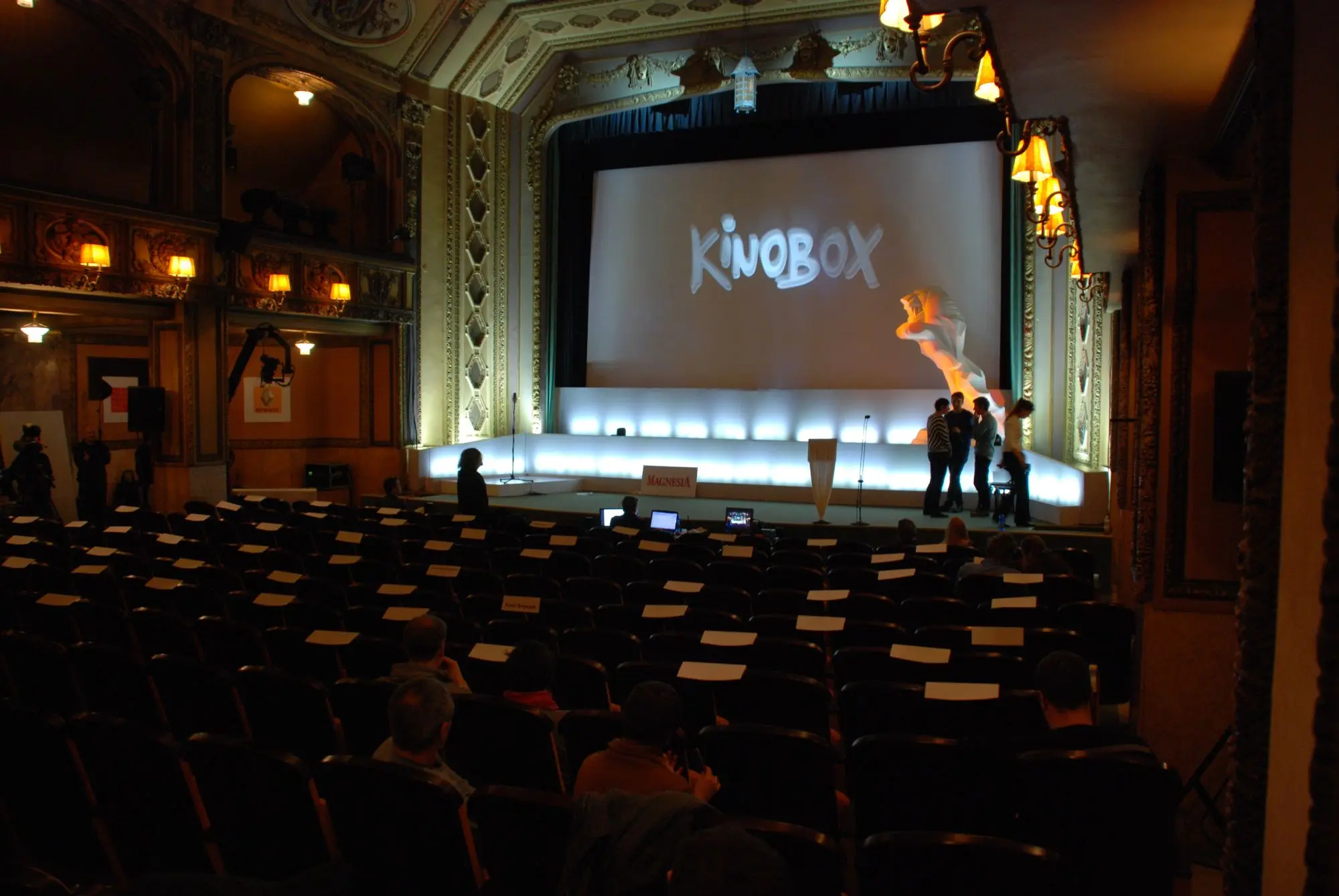 Podívejte se na probíhající zkoušky na nominační večer Českého lva (FOTOGALERIE)