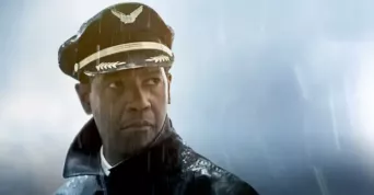 Recenze: Let - Denzel Washington bere drogy, chlastá, souloží a zachraňuje lidské životy
