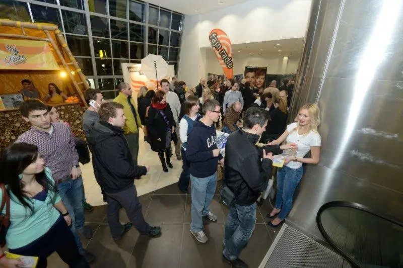 reklamozrouti-hodovali-na-prazske-reklamni-show