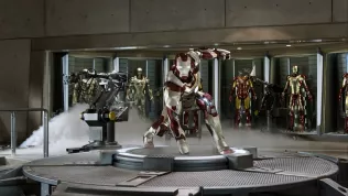 Iron Man 3: Podrobný pohled do laboratoře technologického mága, hrdiny a filantropa Tonyho Starka
