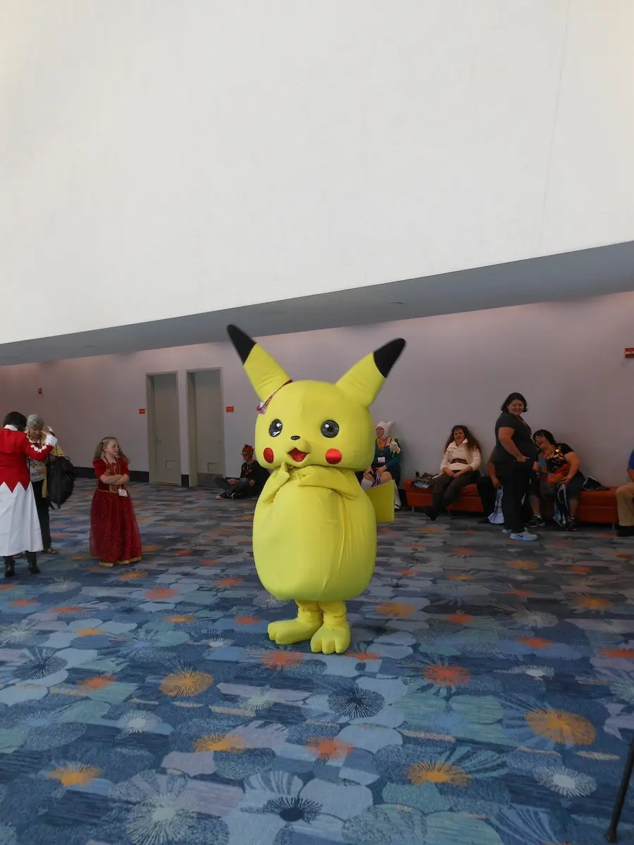 wondercon-2013-obri-fotogalerie-fanousku-v-kostymech-lara-spider-man-mario-pedofilni-meda-a-dalsi-25