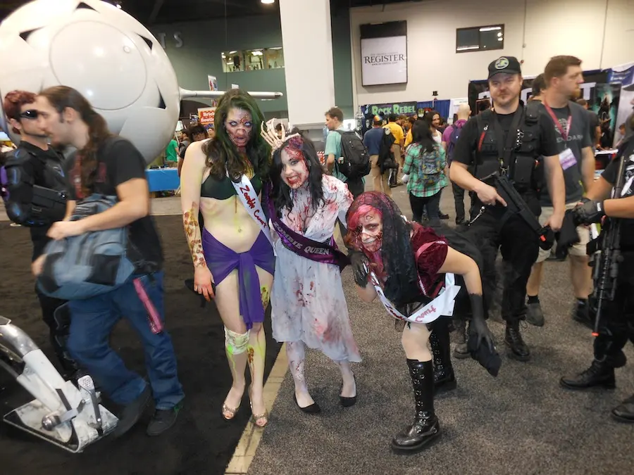 wondercon-2013-obri-fotogalerie-fanousku-v-kostymech-lara-spider-man-mario-pedofilni-meda-a-dalsi-37