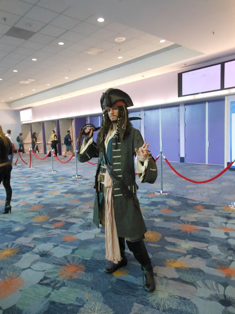 wondercon-2013-obri-fotogalerie-fanousku-v-kostymech-lara-spider-man-mario-pedofilni-meda-a-dalsi-6