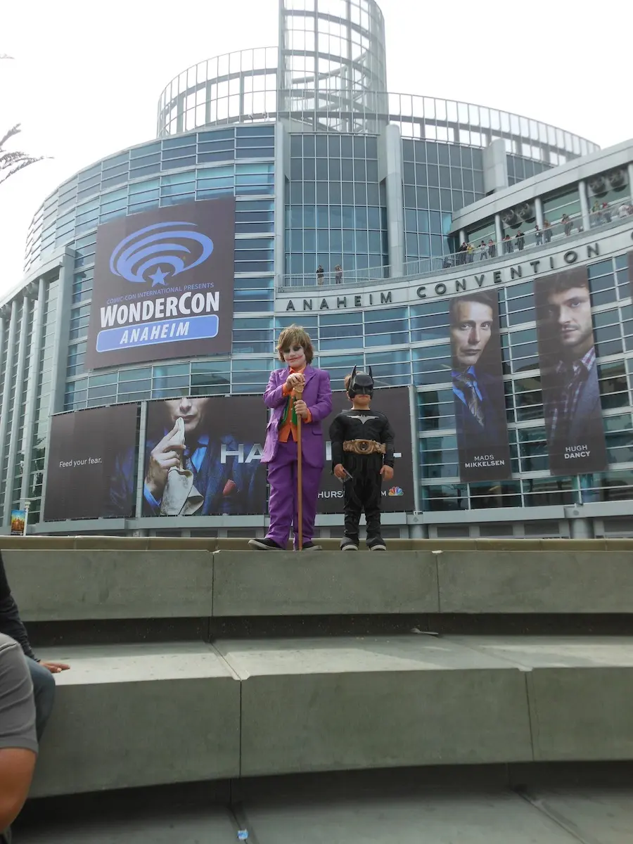 wondercon-2013-obri-fotogalerie-fanousku-v-kostymech-lara-spider-man-mario-pedofilni-meda-a-dalsi-69