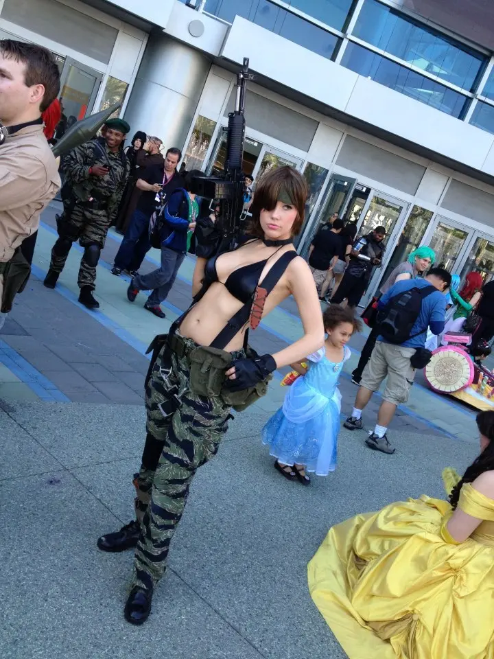 wondercon-2013-obri-fotogalerie-fanousku-v-kostymech-frodo-spider-man-mario-bioshock-jack-sparrow-pedofilni-meda-a-dalsi