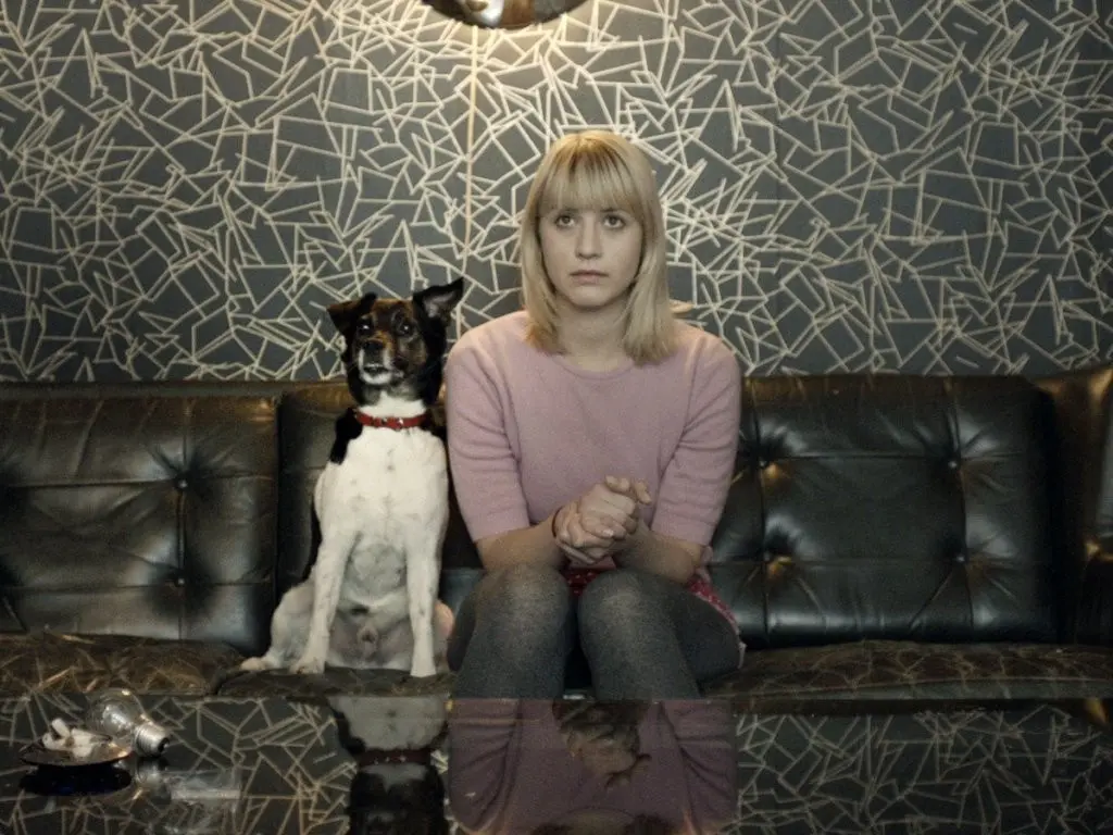 Recenze: Nerada ruším je roztěkaný film, který neví, čím je a nemá žádná pravidla