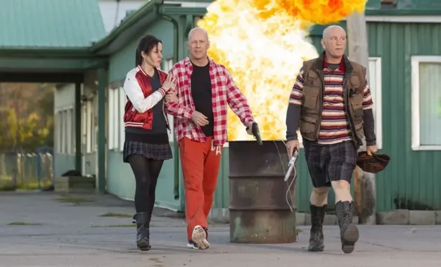 RED 2: Velmi nebezpeční důchodci se představují na nových plakátech