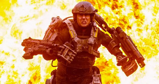 Sci-fi Toma Cruise mění název a ukazuje nové fotky z filmu a plakáty